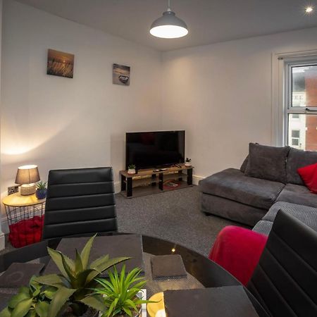 03 Springfield - Sleeps 4 Apartment Blackpool Exterior photo