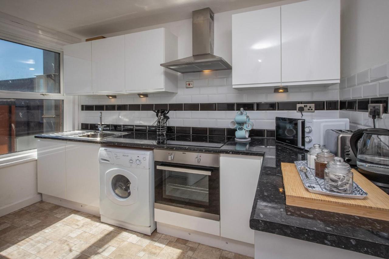 03 Springfield - Sleeps 4 Apartment Blackpool Exterior photo